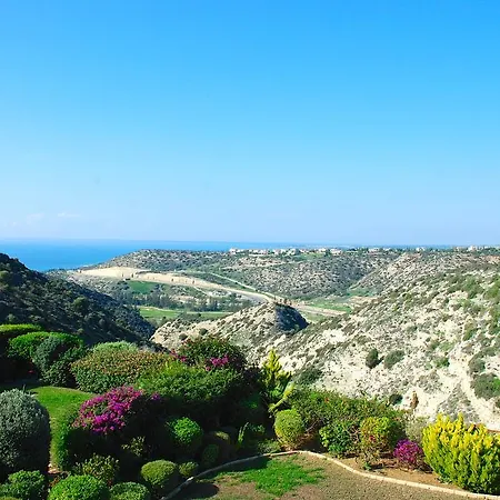 3 Bedroom Kallithea With Private Pool And Sea View, Aphrodite Hills Βίλα