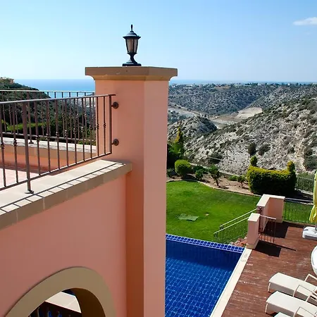 3 Bedroom Kallithea With Private Pool And Sea View, Aphrodite Hills Βίλα Κούκλια