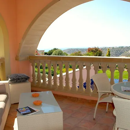 3 Bedroom Kallithea With Private Pool And Sea View, Aphrodite Hills Βίλα *