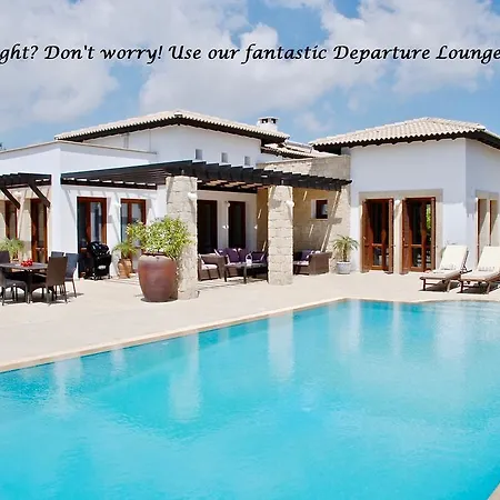 3 Bedroom Kallithea With Private Pool And Sea View, Aphrodite Hills Βίλα *
