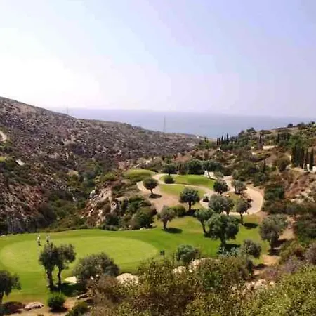 3 Bedroom Kallithea With Private Pool And Sea View, Aphrodite Hills Vila *